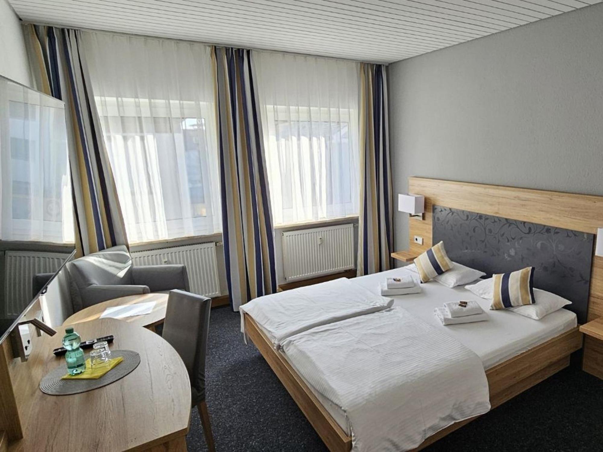Hotel Hirsch Günzburg Esterno foto