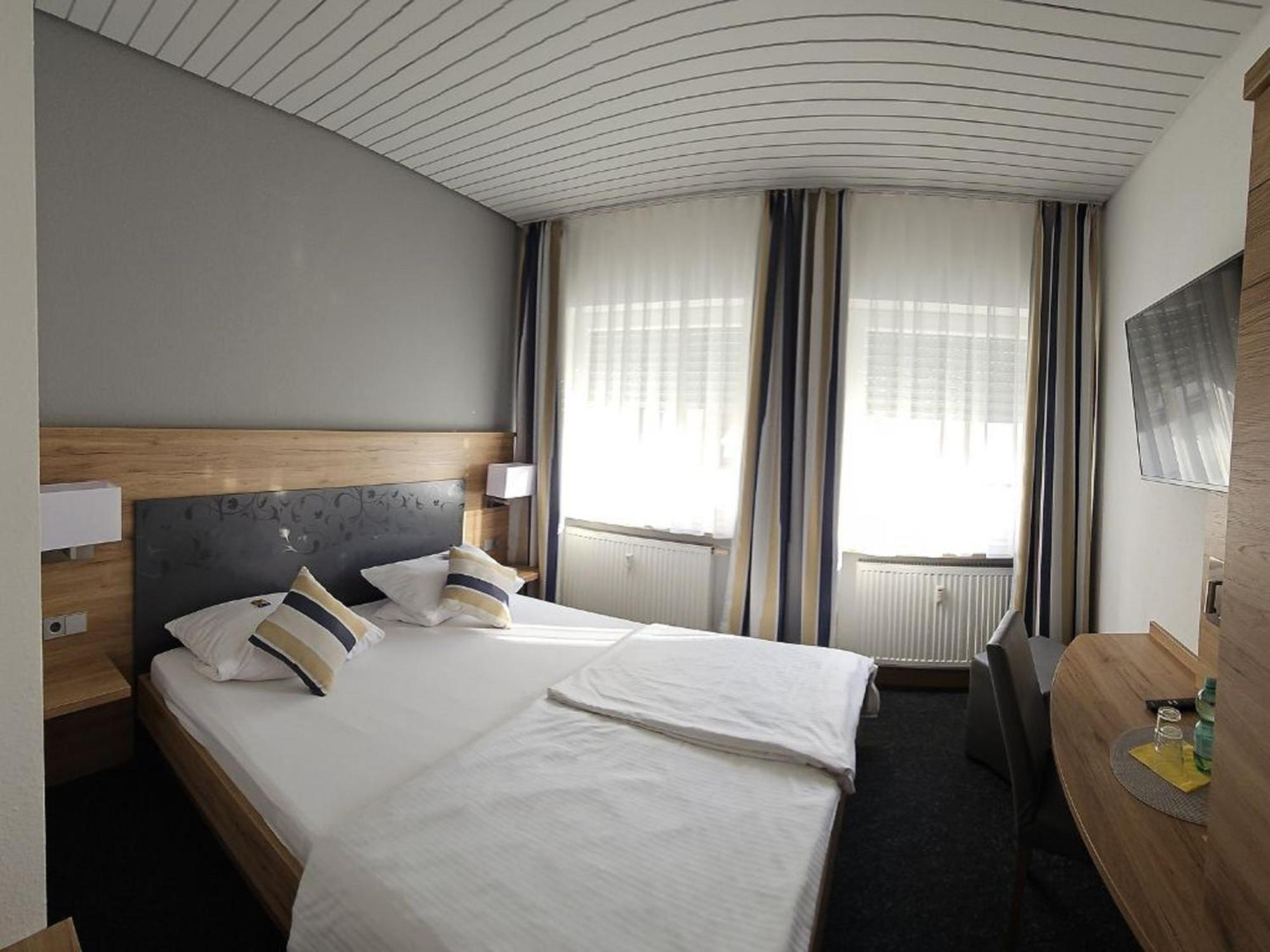 Hotel Hirsch Günzburg Esterno foto